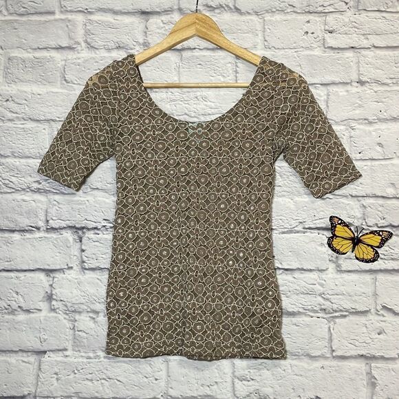 HAPPENING In The Present Half Sleeve Double Scoop Neck Size Medium. - Picture 6 of 8